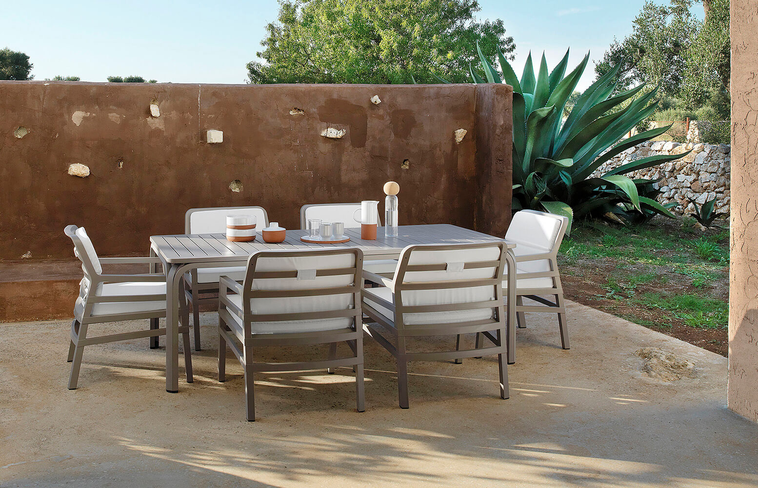 Nardi_tables_ALLORO210_ambient images11_LR